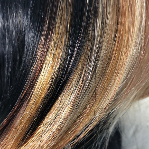 NEW Signature Look Wig 1B/745 ~W025 - Picture 10 of 15